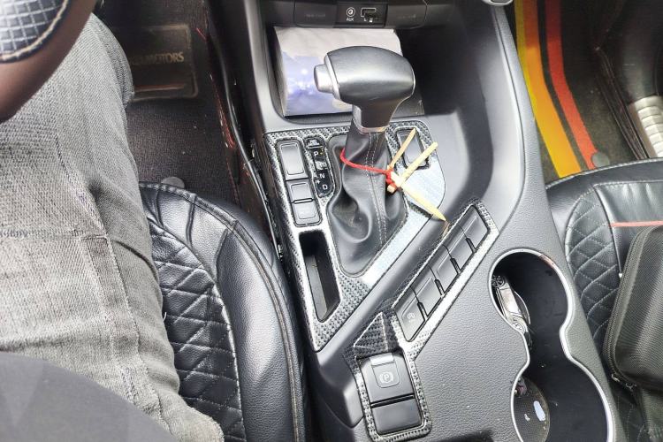 Used Kia KX7 2020 2.0T Automatic Two-Wheel Drive GLS 7-Seater Gear Lever
