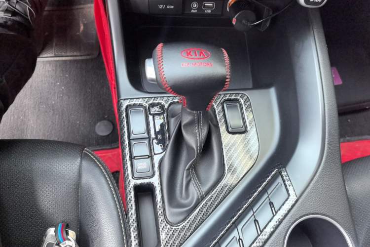Used Kia KX7 2020 2.0T Automatic Two-Wheel Drive GLS 7-Seater Gear Lever