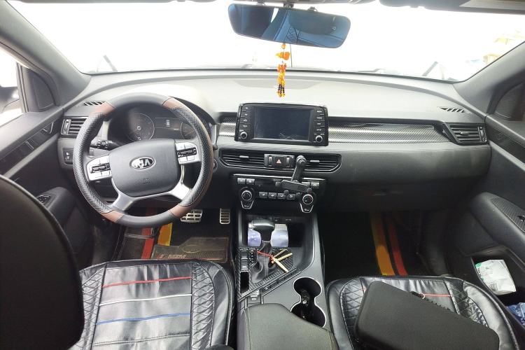 Used Kia KX7 2020 2.0T Automatic Two-Wheel Drive GLS 7-Seater Interior 2
