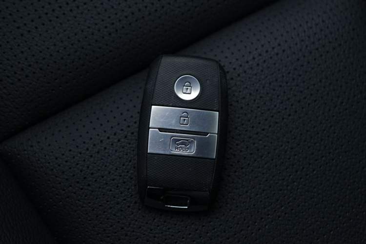 Used Kia KX7 2020 2.0T Automatic Two-Wheel Drive GLS 7-Seater Interior 7
