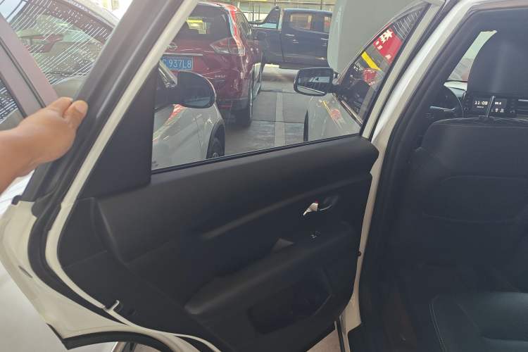 Used Kia KX7 2020 2.0T Automatic Two-Wheel Drive GLS 7-Seater Left Rear Door Interior