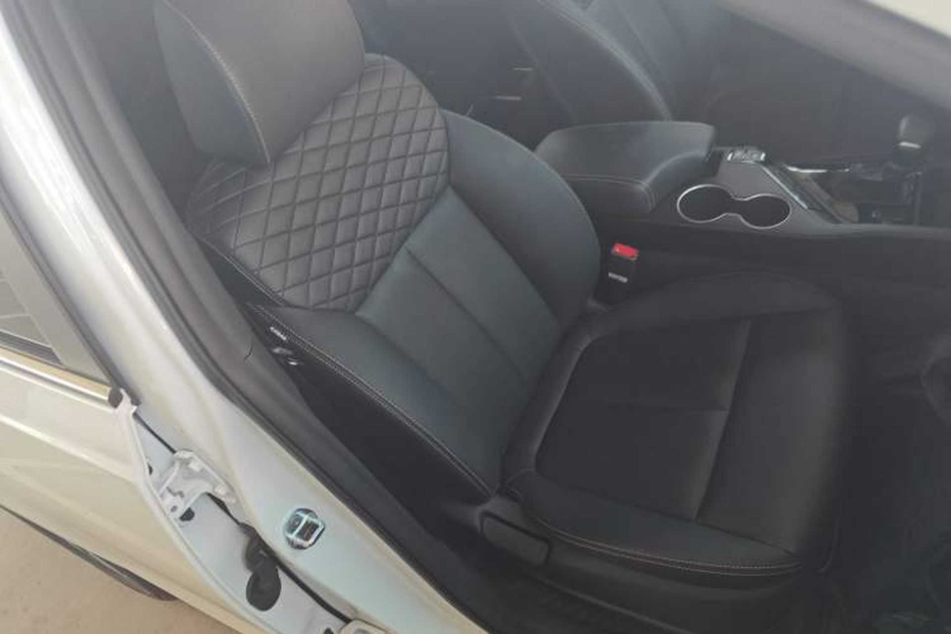 Used Kia KX7 2020 2.0T Automatic Two-Wheel Drive GLS 7-Seater Right Front Seat