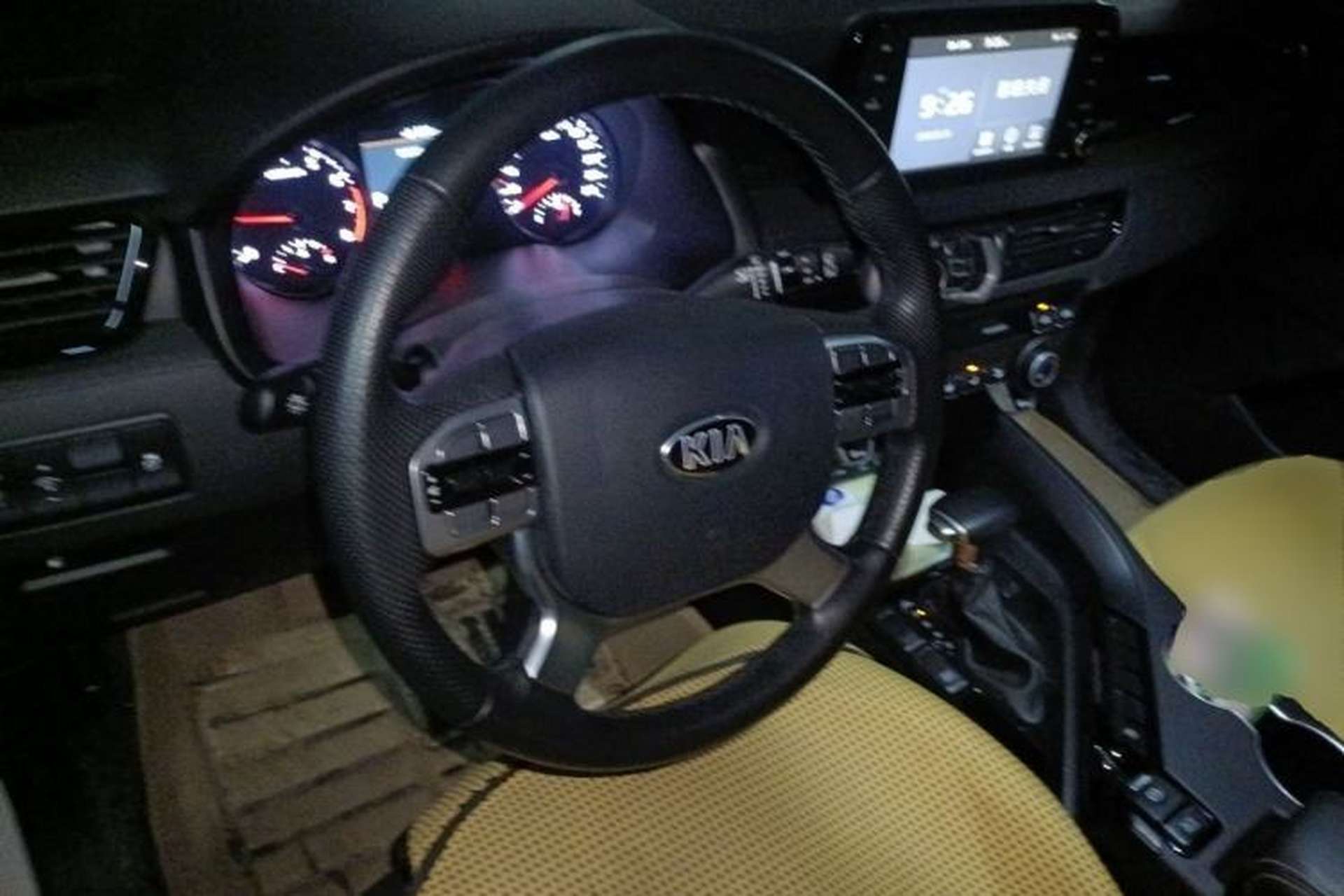 Used Kia KX7 2020 2.0T Automatic Two-Wheel Drive GLS 7-Seater Steering Wheel