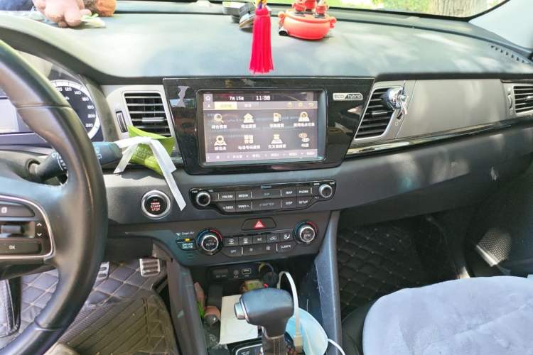 Used Kia Niro 2017 1.6L Luxury Edition Audio And AC Panel