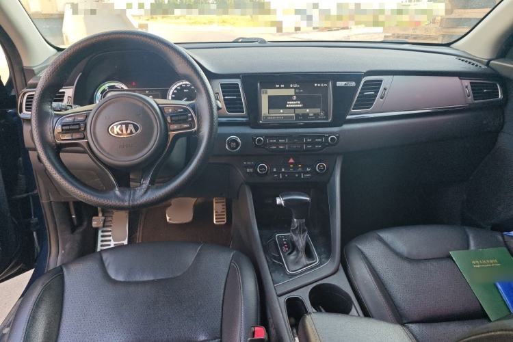 Used Kia Niro 2017 1.6L Luxury Edition Center Console