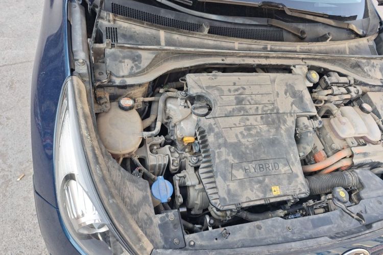 Used Kia Niro 2017 1.6L Luxury Edition Engine Bay Right
