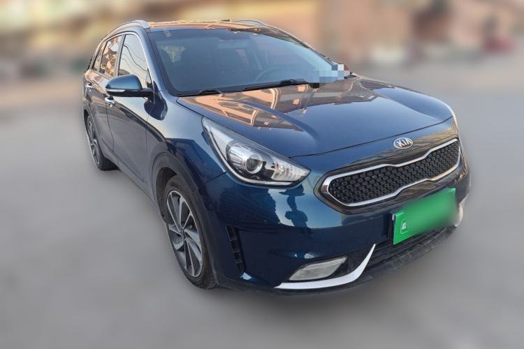 Used Kia Niro 2017 1.6L Luxury Edition Front Right 45 Deg