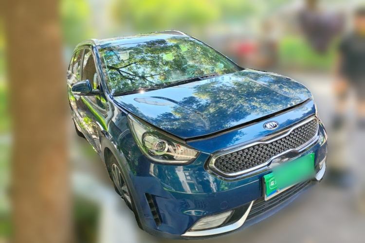 Used Kia Niro 2017 1.6L Luxury Edition Front Right 45 Deg