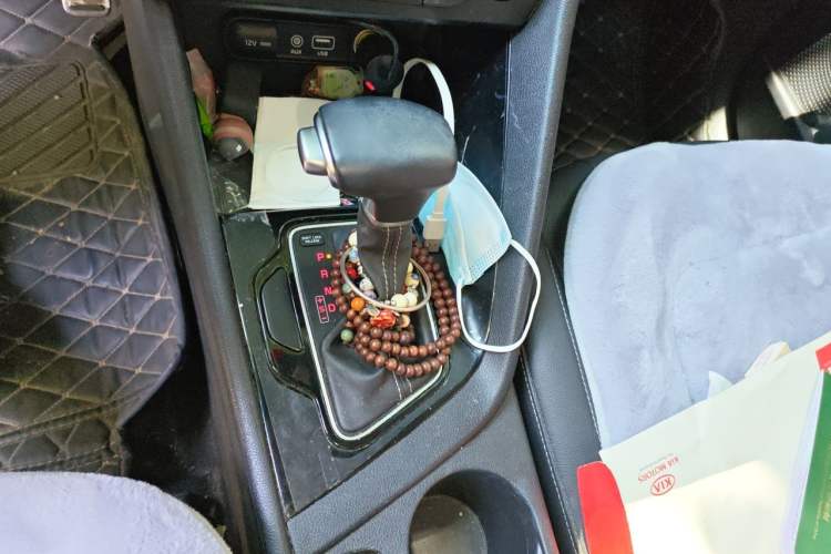 Used Kia Niro 2017 1.6L Luxury Edition Gear Lever