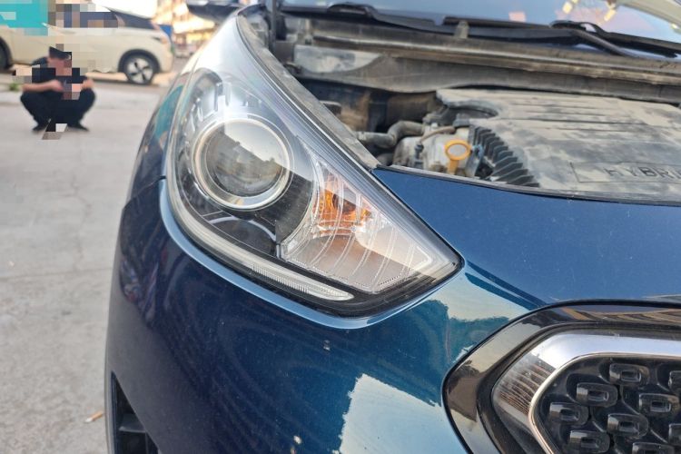 Used Kia Niro 2017 1.6L Luxury Edition Right Front Headlight
