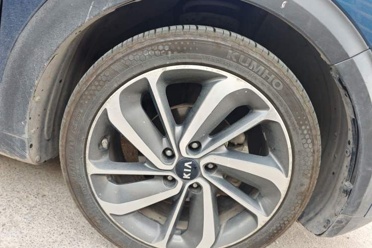 Used Kia Niro 2017 1.6L Luxury Edition Right Front Wheel Hub