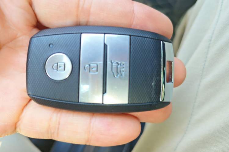 Used Kia Niro 2017 1.6L Luxury Edition Vehicle Key