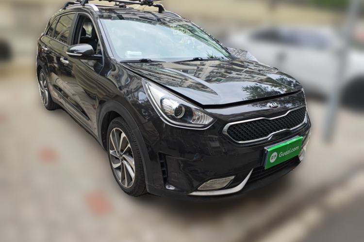 Used Kia Niro 2017 1.6L Luxury Edition Front Right 45 Deg