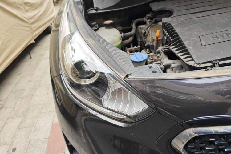 Used Kia Niro 2017 1.6L Luxury Edition Right Front Headlight