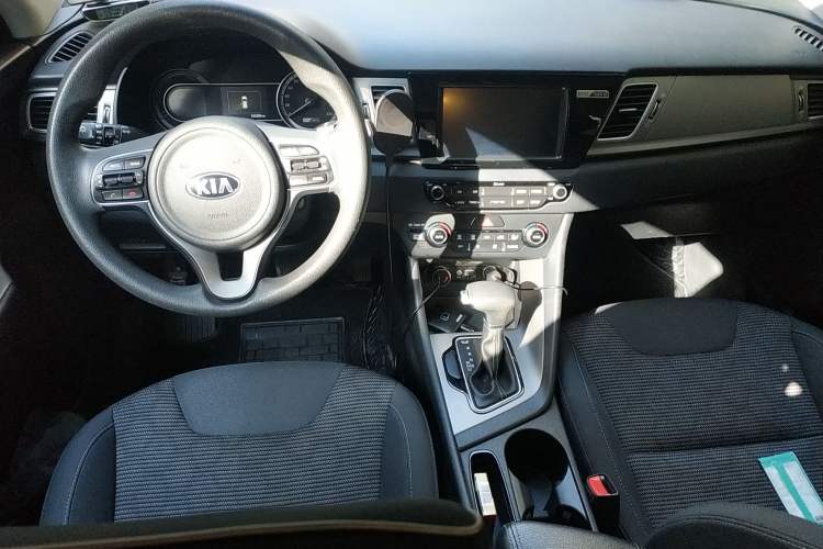 Used Kia Niro 2017 1.6L Standard Edition Center Console