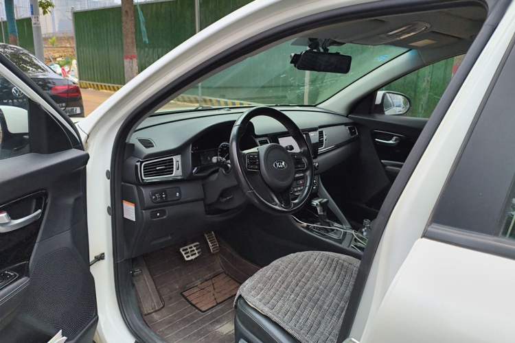 Used Kia Niro 2017 1.6L Luxury Edition Driver Seat