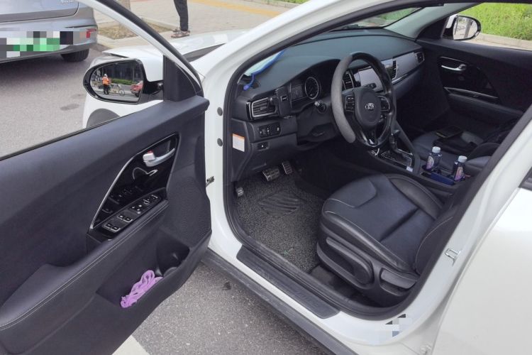 Used Kia Niro 2017 1.6L Luxury Edition Driver Seat