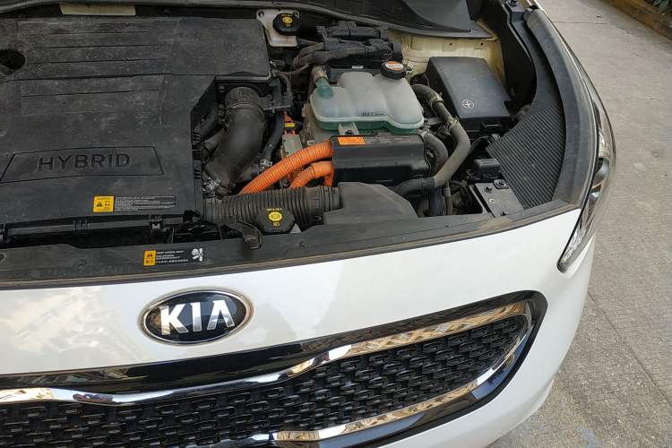 Used Kia Niro 2017 1.6L Standard Edition Engine Bay Left