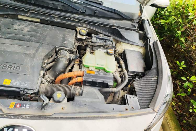 Used Kia Niro 2017 1.6L Luxury Edition Engine Bay Left