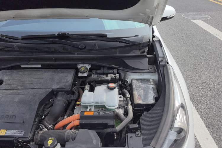 Used Kia Niro 2017 1.6L Luxury Edition Engine Bay Left