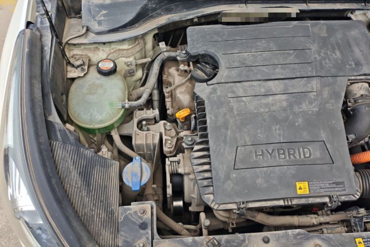 Used Kia Niro 2017 1.6L Luxury Edition Engine Bay Right