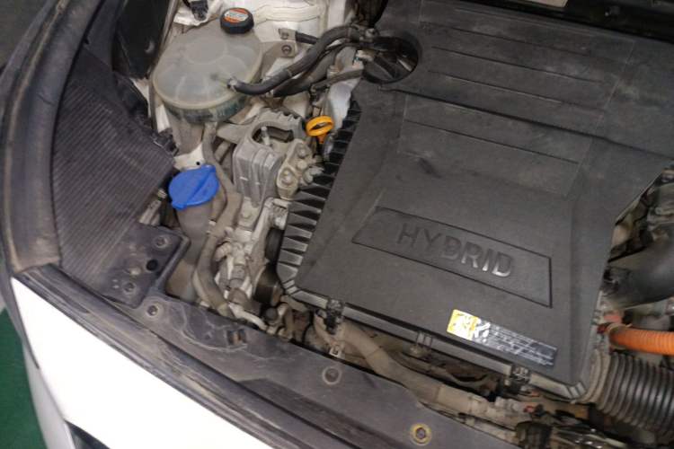 Used Kia Niro 2017 1.6L Luxury Edition Engine Bay Right