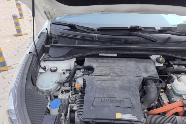 Used Kia Niro 2017 1.6L Luxury Edition Engine Bay Right