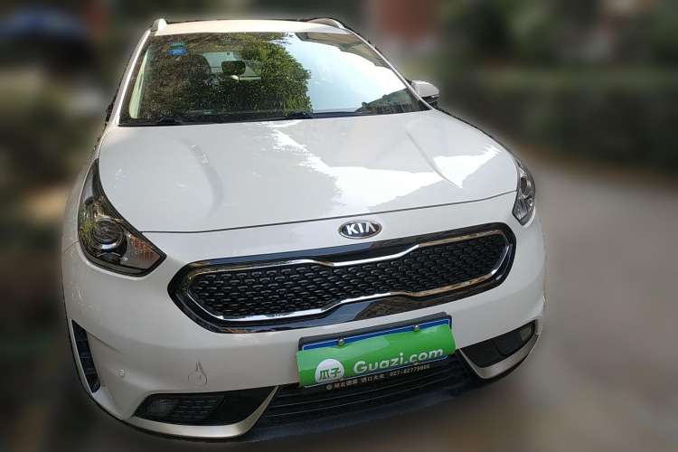 Used Kia Niro 2017 1.6L Standard Edition Front Right 45 Deg
