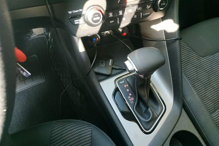 Used Kia Niro 2017 1.6L Standard Edition Gear Lever