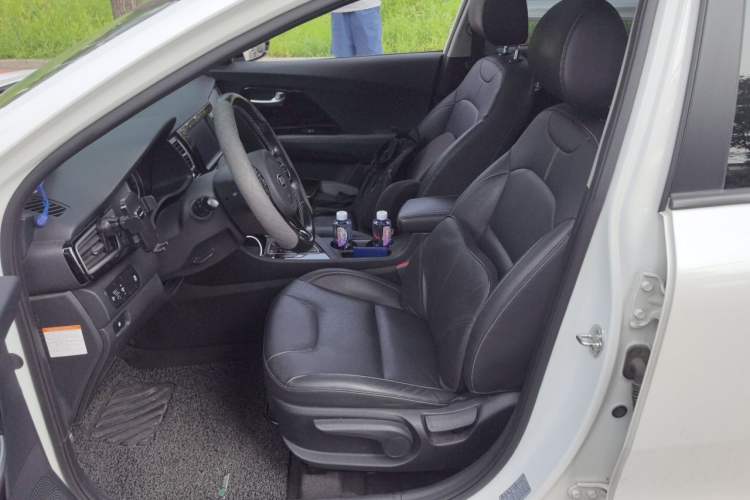 Used Kia Niro 2017 1.6L Luxury Edition Left Front Seat