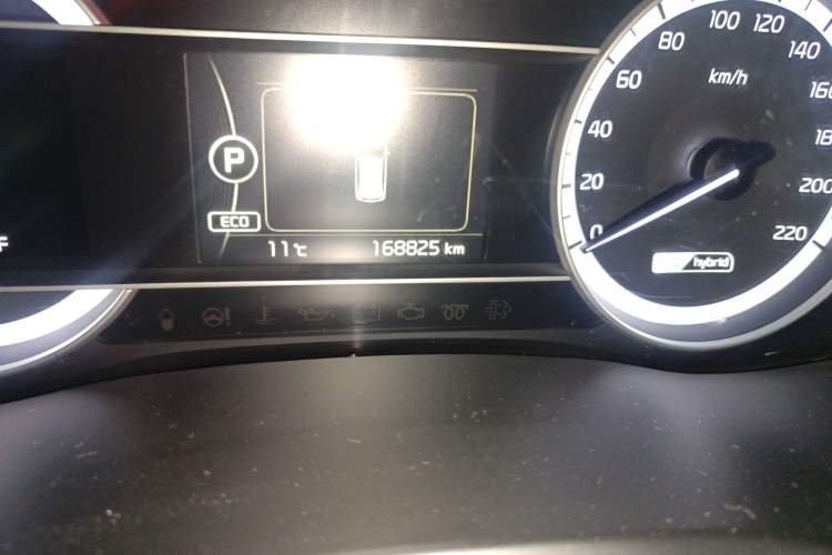 Used Kia Niro 2017 1.6L Luxury Edition Odometer Close Up