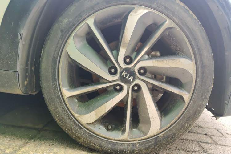 Used Kia Niro 2017 1.6L Luxury Edition Right Front Wheel Hub