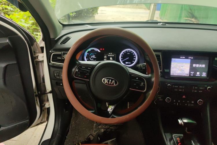 Used Kia Niro 2017 1.6L Luxury Edition Steering Wheel