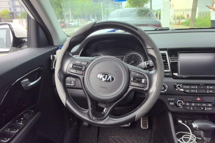 Used Kia Niro 2017 1.6L Luxury Edition Steering Wheel