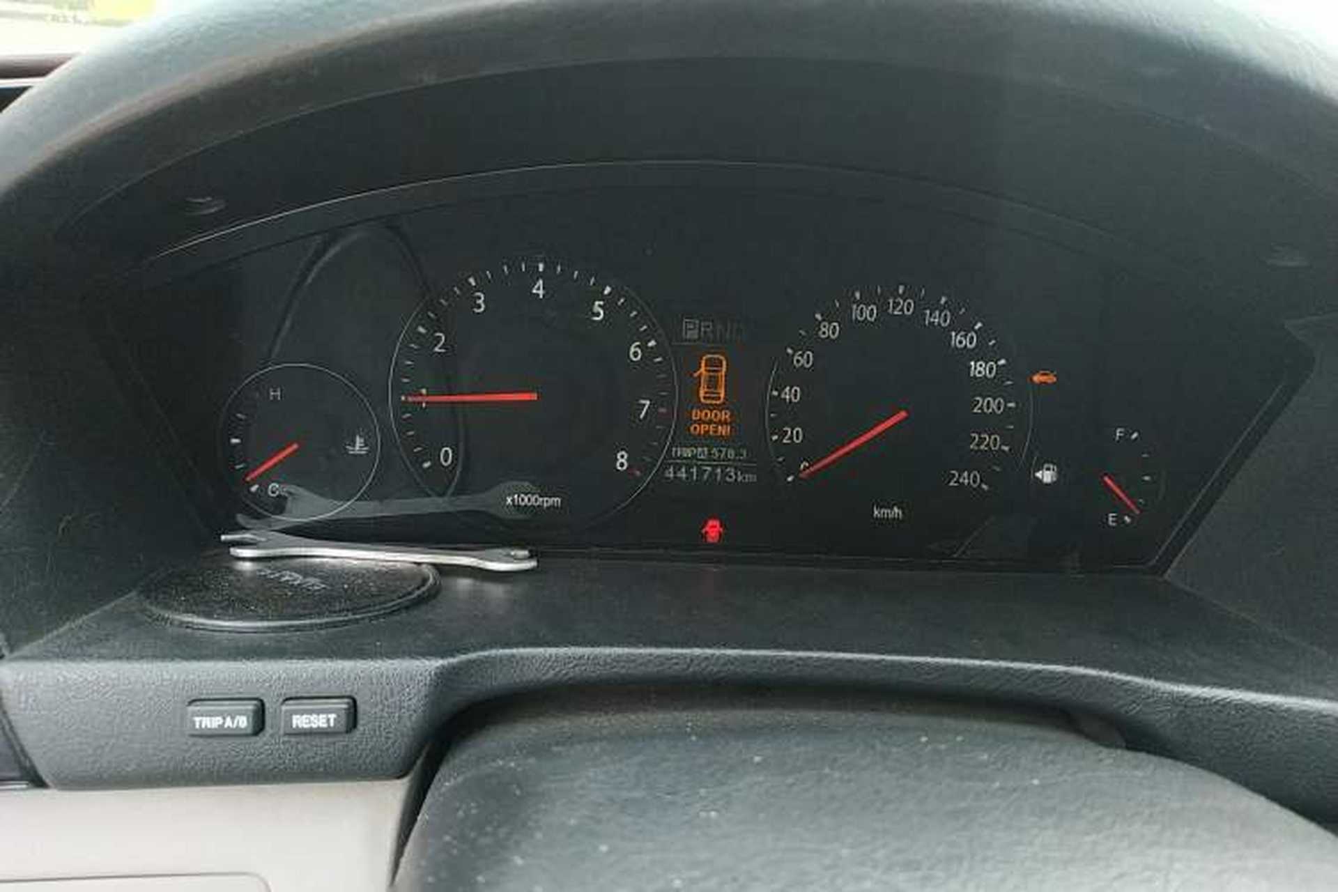 Used Kia Opirus 2007 2.7 V6 Instrument Cluster