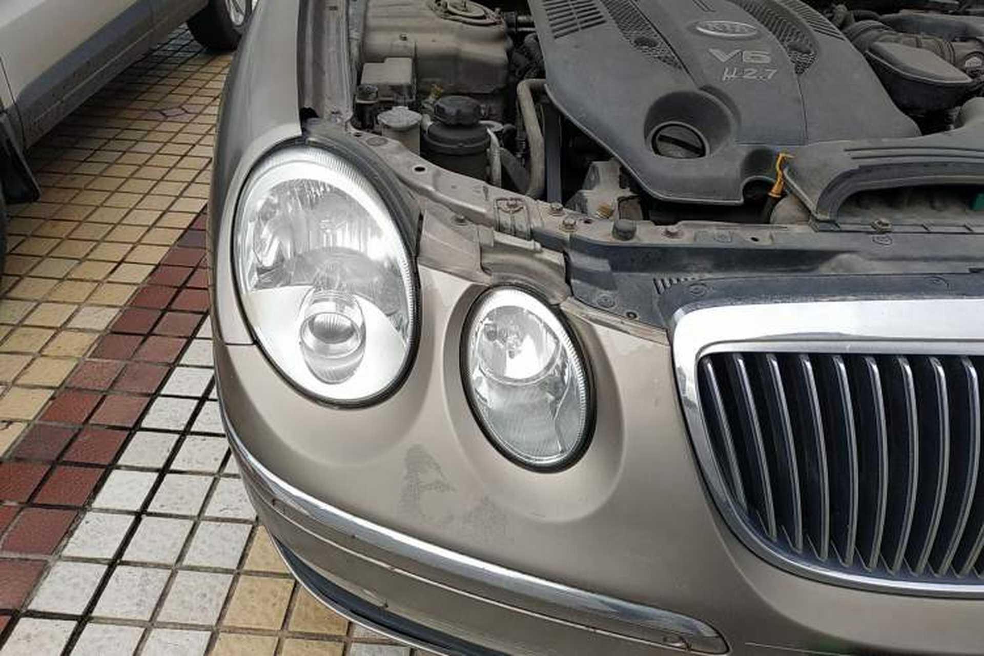 Used Kia Opirus 2007 2.7 V6 Right Front Headlight