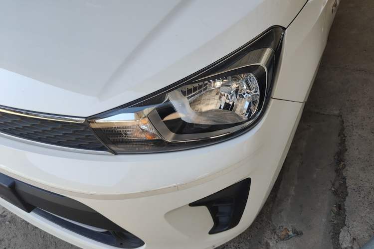 Used Kia Pegas 2020 Revised Version 1.4L Automatic Comfortable with Sunroof Left Front Headlight