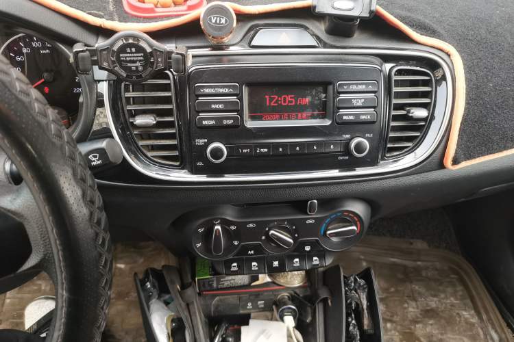 Used Kia Pegas 2017 1.4L Manual Value Edition Audio And AC Panel