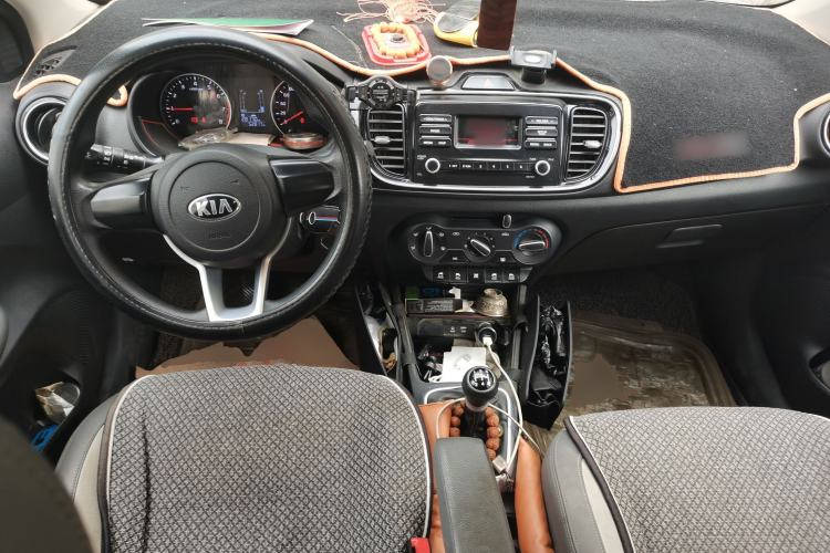 Used Kia Pegas 2017 1.4L Manual Value Edition Center Console