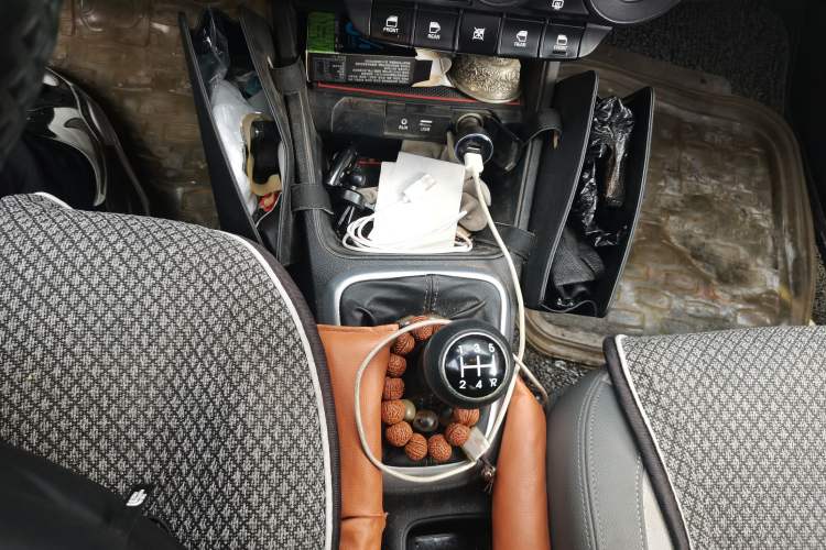 Used Kia Pegas 2017 1.4L Manual Value Edition Gear Lever