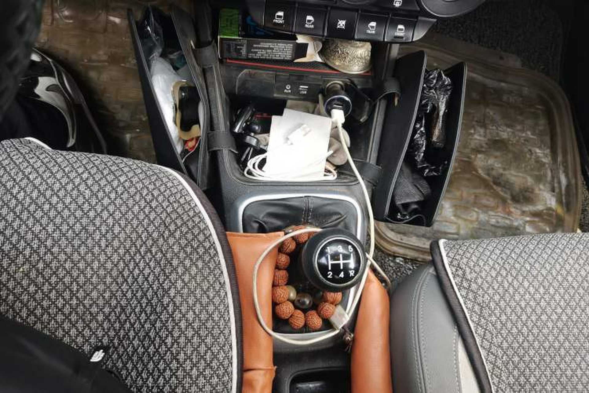 Used Kia Pegas 2017 1.4L Manual Value Edition Gear Lever