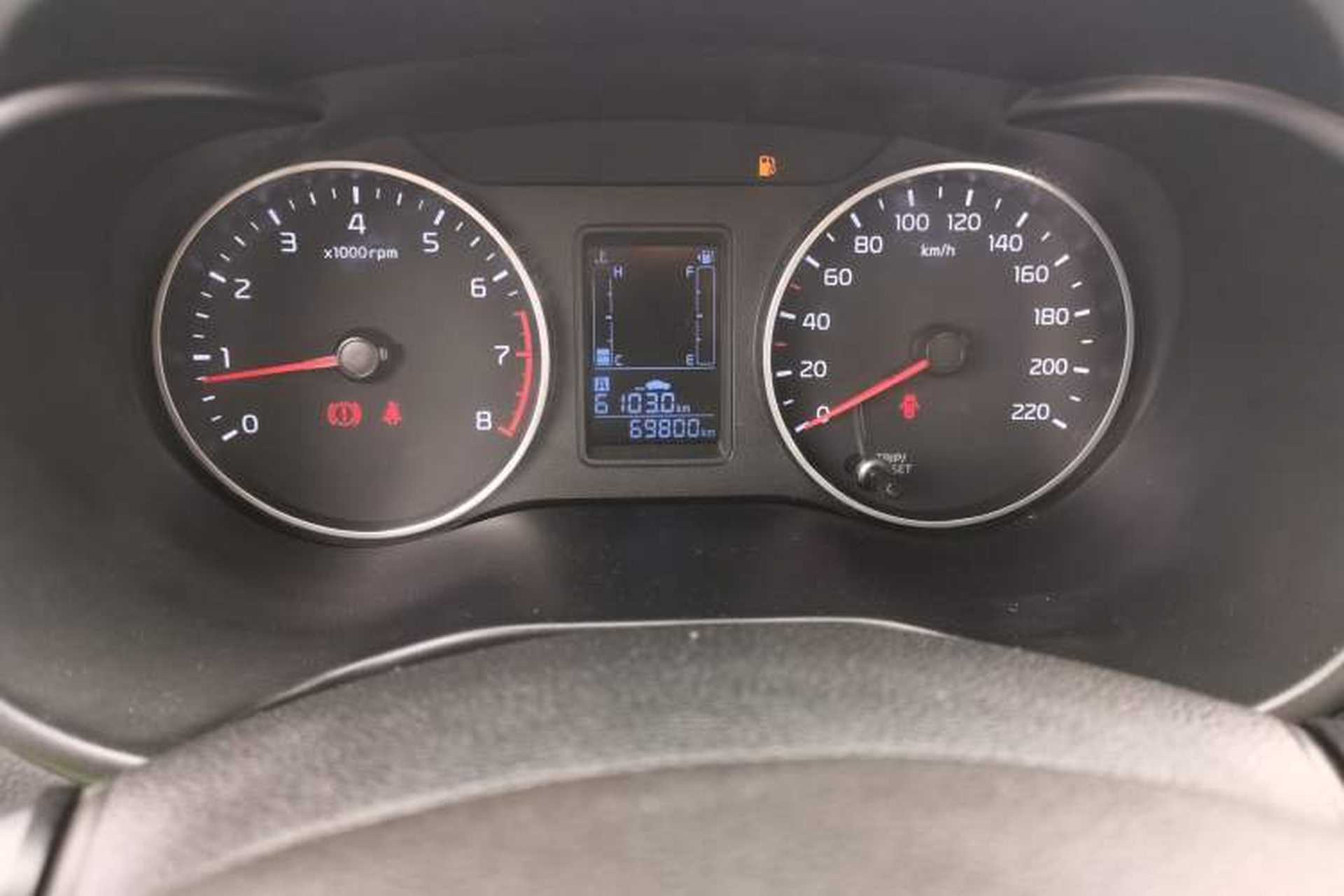 Used Kia Pegas 2017 1.4L Manual Value Edition Odometer Close Up
