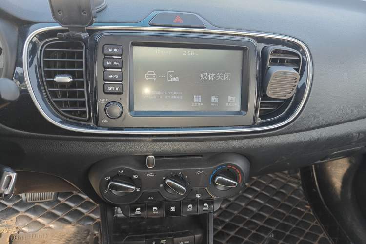 Used Kia Pegas 2017 1.4L Automatic Value Edition Audio And AC Panel