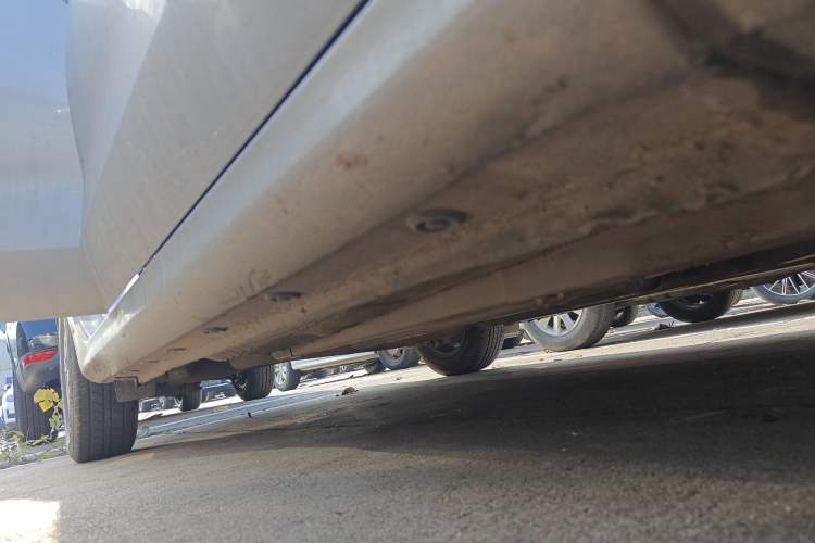 Used Kia Pegas 2017 1.4L Automatic Value Edition Right Side Sill