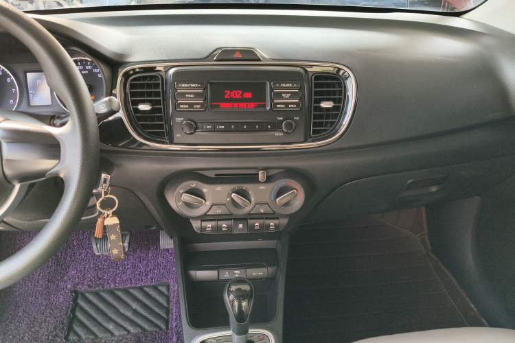 Used Kia Pegas 2017 1.4L Automatic Value Edition Audio And AC Panel