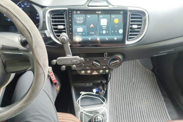 Used Kia Pegas 2017 1.4L Manual Value Edition Audio And AC Panel