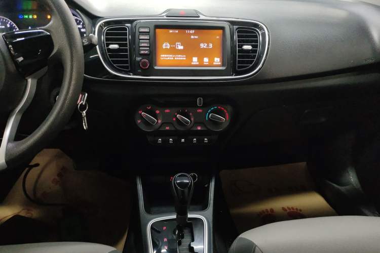 Used Kia Pegas 2017 1.4L Automatic Value Edition Audio And AC Panel