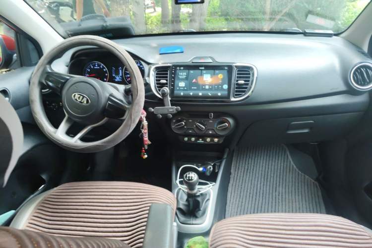 Used Kia Pegas 2017 1.4L Manual Value Edition Center Console