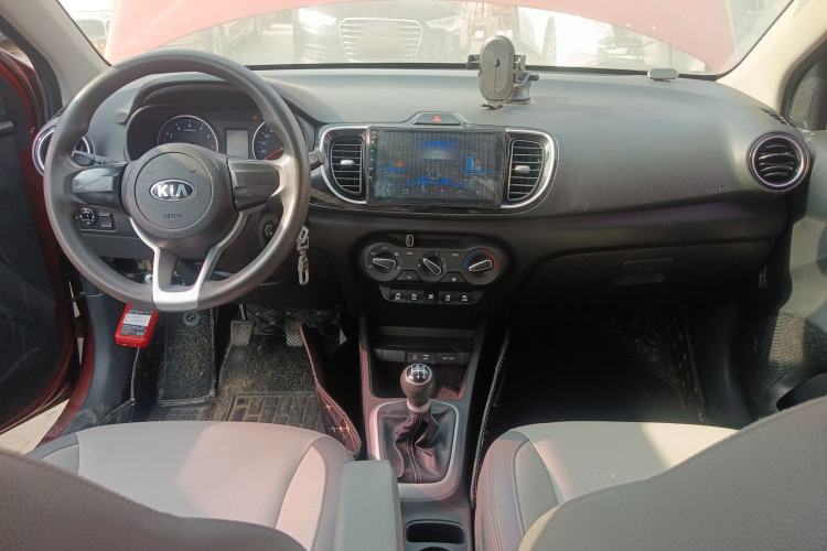 Used Kia Pegas 2017 1.4L Manual Value Edition Center Console