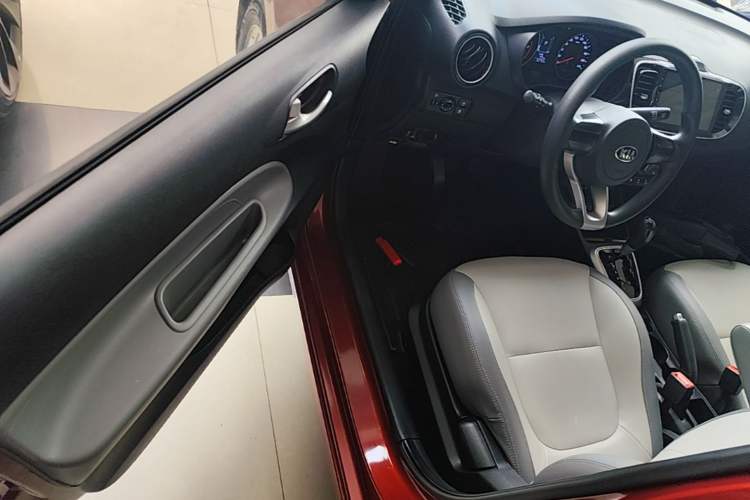 Used Kia Pegas 2017 1.4L Automatic Value Edition Driver Seat